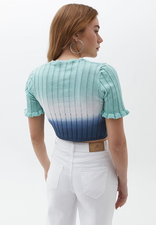 Triko Hırka ve Wide-Leg Pantolon Kombini