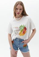 Bayan Krem Pamuklu Oversize Baskılı Tişört