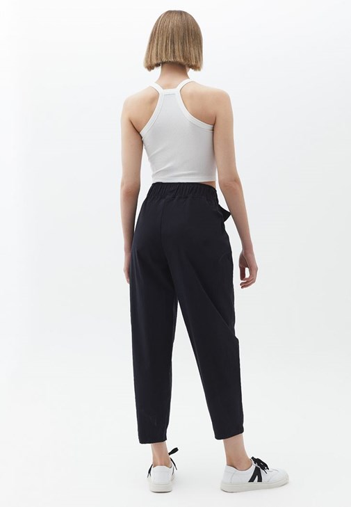 Baggy-Fit Pantolon ve Triko Atlet Kombini