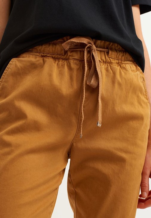 Uzun Kollu Tişört ve  Kargo Jogger Pantolon Kombini