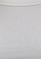Askılı Crop Atlet ve Denim Pantolon Kombini