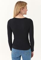 Cut-Out Detaylı Triko ve Pantolon Kombini