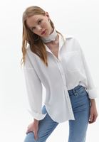 Pamuklu Poplin Gömlek ve Denim Pantolon Kombini