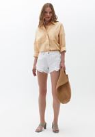 Wide-Leg Pantolon ve Cepli Gömlek Kombini
