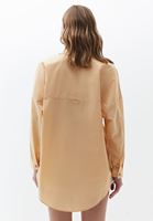 Wide-Leg Pantolon ve Cepli Gömlek Kombini