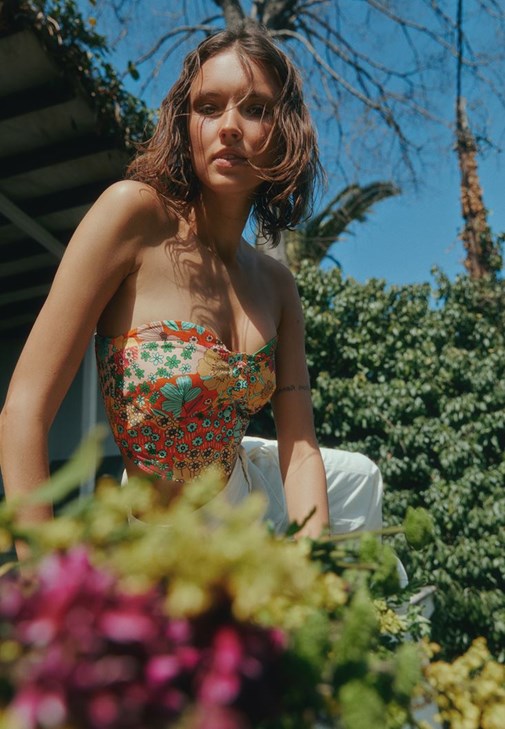 Askısız Crop Top ve Pantolon Kombini