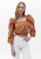 Balon Kollu Crop Bluz ve Denim Pantolon Kombini