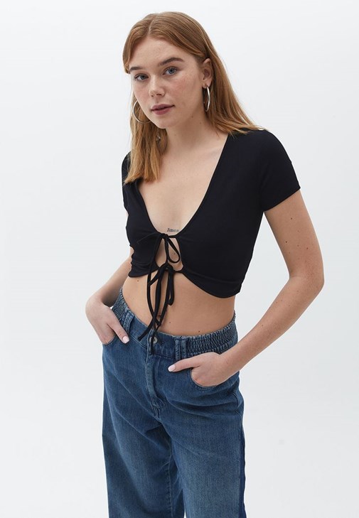 Bağlamalı Bluz ve Baggy Pantolon Kombini