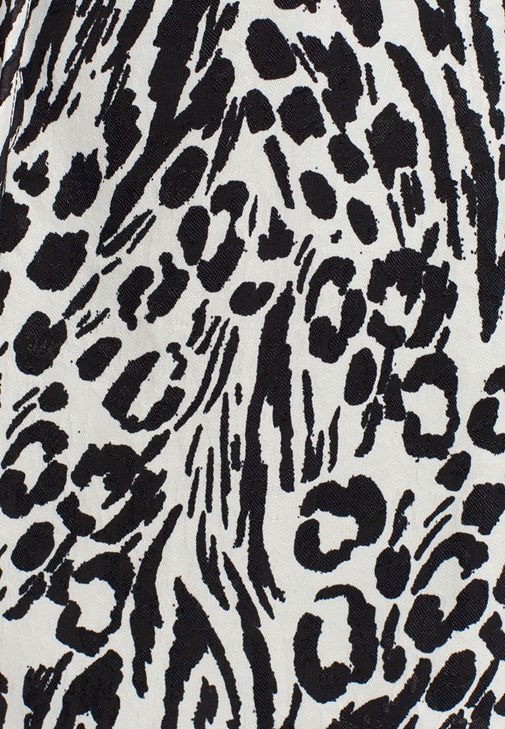  Çok Renkli Bağlamalı Bluz ve Vegan Deri Çizme Kombini