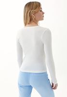 Bayan Krem Çıtçıtlı Kare Yaka Tişört