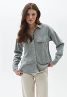 Bayan Yeşil Cepli Loose-Fit Gömlek ( TENCEL™ )