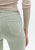Cut-Out Detaylı Triko Kazak ve Pantolon Kombini
