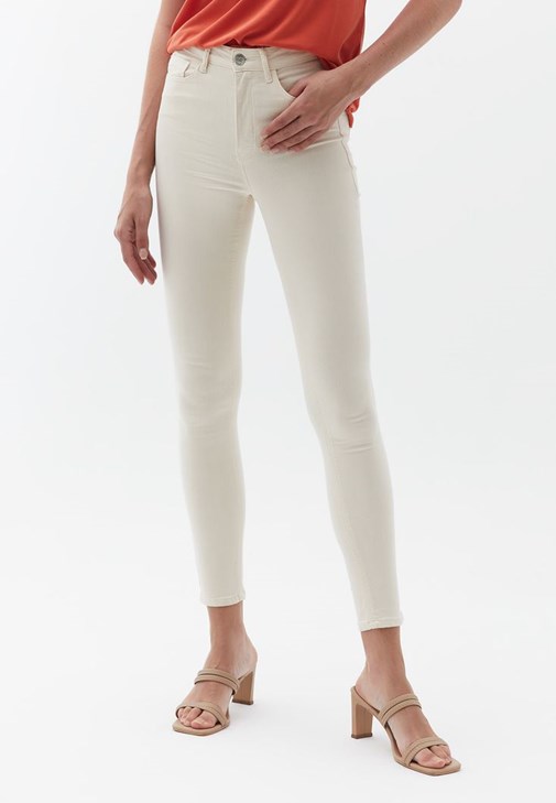 Keten Tişört ve Skinny Pantolon Kombini