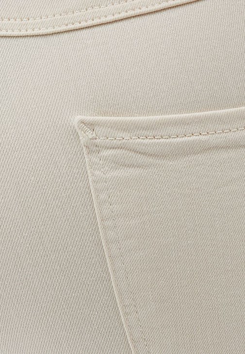 Keten Tişört ve Skinny Pantolon Kombini