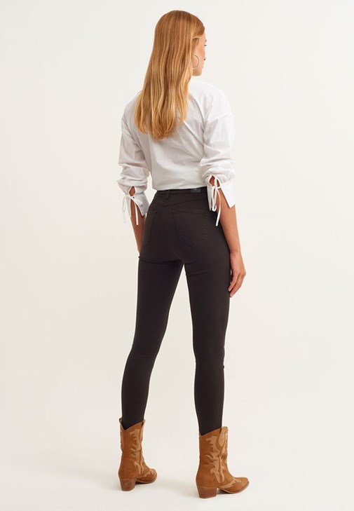 Tişört ve Pamuklu Skinny Pantolon Kombini