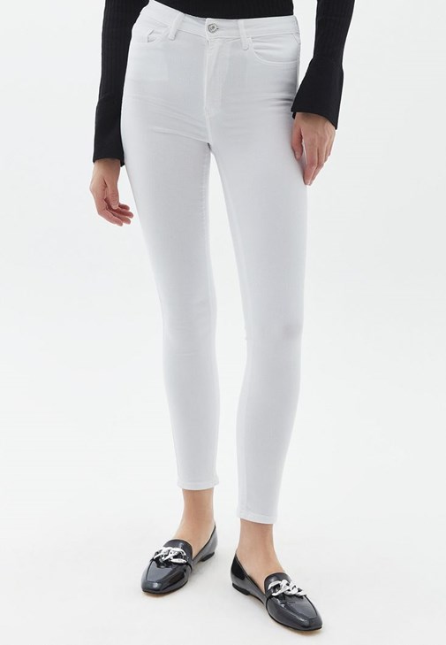 V Yaka Triko Atlet ve Skinny Jean Kombini