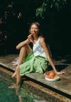 Wide-Leg Pantolon ve Fırfırlı Bluz Kombini