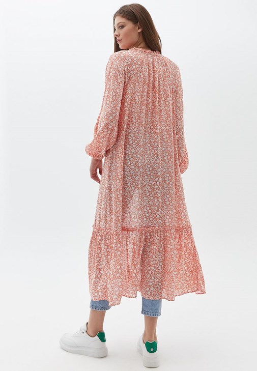 Düğmeli Kimono ve Denim Pantolon Kombini