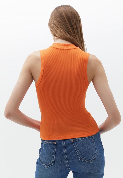 Halter Yaka Triko Atlet ve Wide-Leg Pantolon Kombini