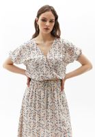 Desenli Bluz ve Yırtmaçlı etek