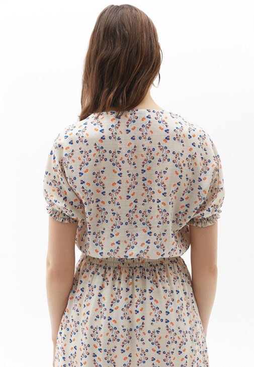 Desenli Bluz ve Yırtmaçlı etek