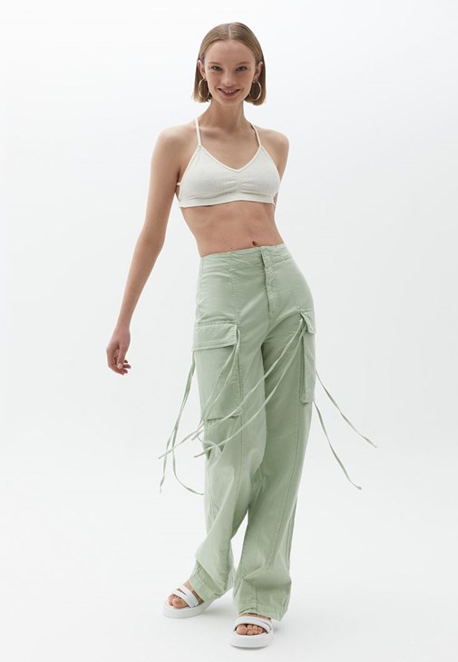 Seamless Bralet ve Kargo Pantolon Kombini