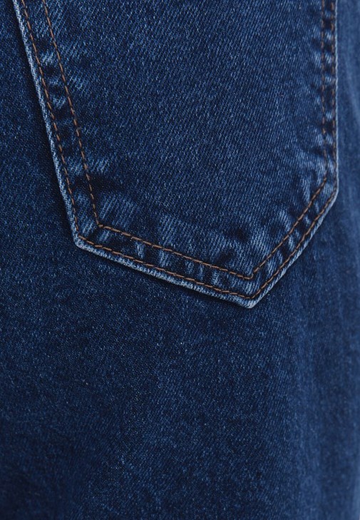 Dantelli Tişört ve Pantolon Kombini