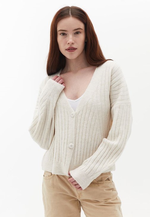 Bej Düğmeli Triko Hırka