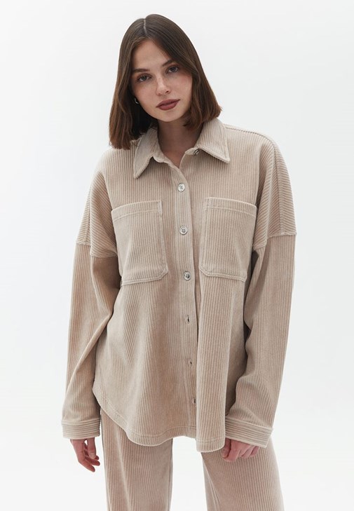 Gömlek ve Kadife Pantolon Kombini