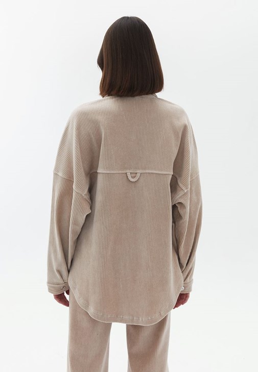 Gömlek ve Kadife Pantolon Kombini