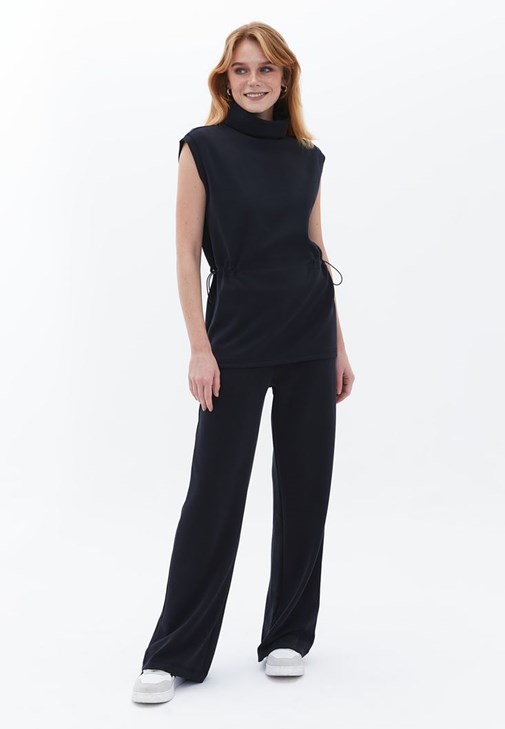 Sweat Hırka ve Straight Pantolon Kombini