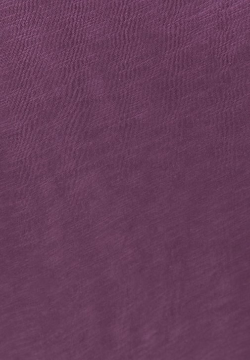 Pamuklu Tişört ve Bol Paça Pantolon Kombini