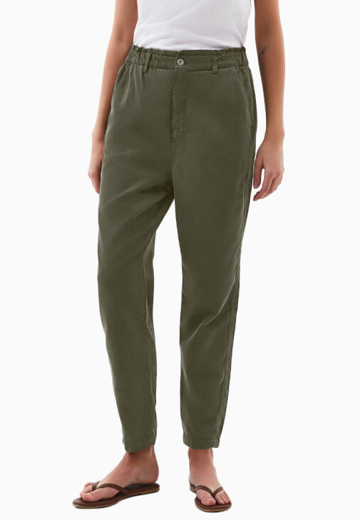 Tencel Baggy-Fit Pantolon ve Pamuklu Tişört Kombini