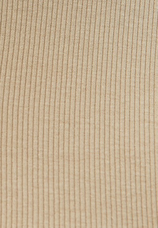 Fermuar Detaylı Tişört ve Kargo Pantolon Kombini