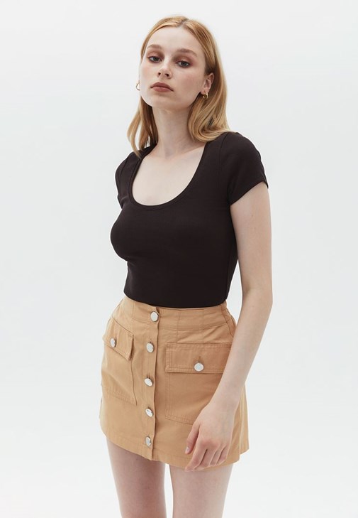 Kahverengi Pamuklu U Yaka Tişört