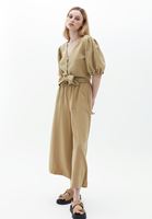 Crop Bluz ve Keten Karışımlı Pantolon Kombini