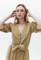 Crop Bluz ve Keten Karışımlı Pantolon Kombini