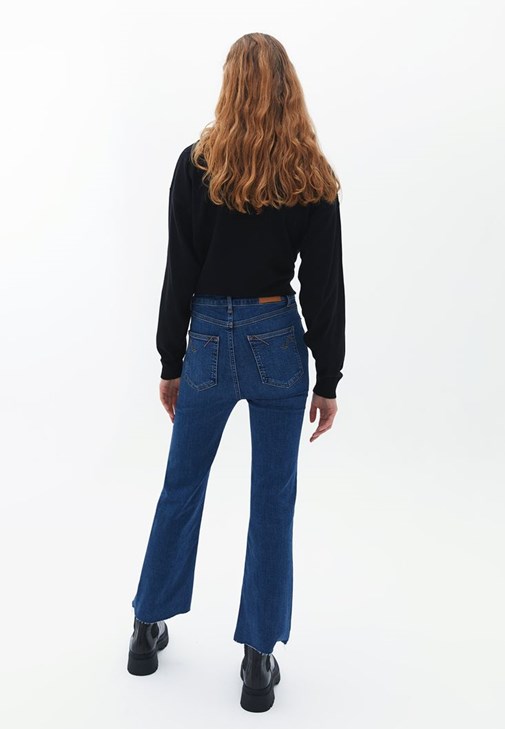 Flare Pantolon ve Sweatshirt Kombini