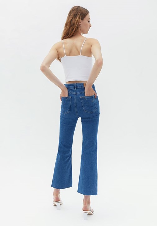 Flare Pantolon ve Crop Top Kombini