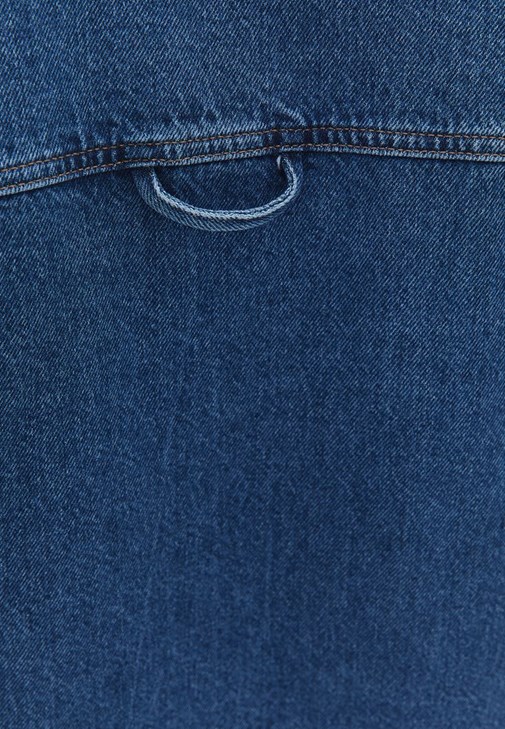 Denim Gömlek ve Denim Pantolon Kombini