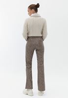 Crop Hırka ve Deri Pantolon Kombini