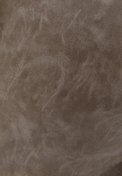 Crop Hırka ve Deri Pantolon Kombini