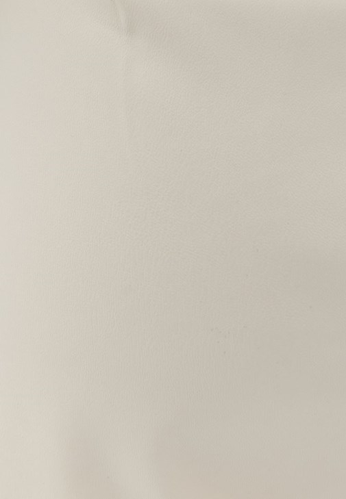 Deri Şort ve Tişört Kombini