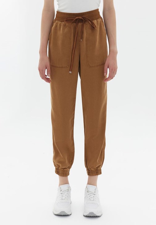 Orta Bel Pantolon ve Crop Atlet Kombini