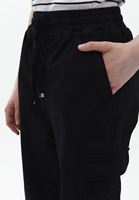 Bayan Siyah Beli Lastikli Kargo Jogger Pantolon