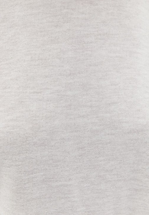 Kolsuz Atlet ve Straight-Fit Pantolon Kombini