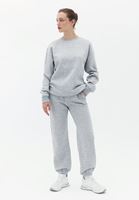 Sweatshirt ve Yumuşak Dokulu Jogger Kombini