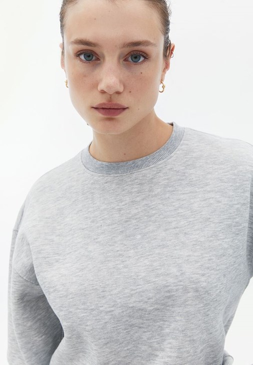 Sweatshirt ve Yumuşak Dokulu Jogger Kombini
