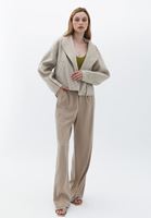 Bayan Bej Yumuşak Dokulu Crop Ceket