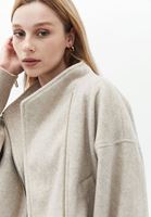 Bayan Bej Yumuşak Dokulu Crop Ceket